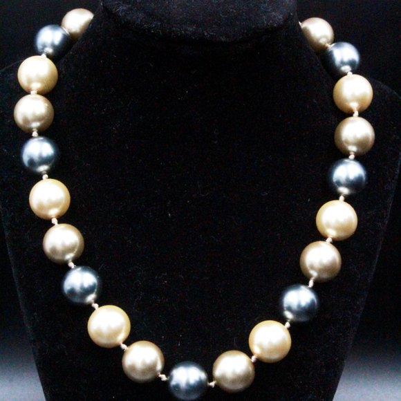 Carolee Designer Signed Faux Pearl Glass Grey Champagne Large Bead NOS Necklace - Picture 15 of 16